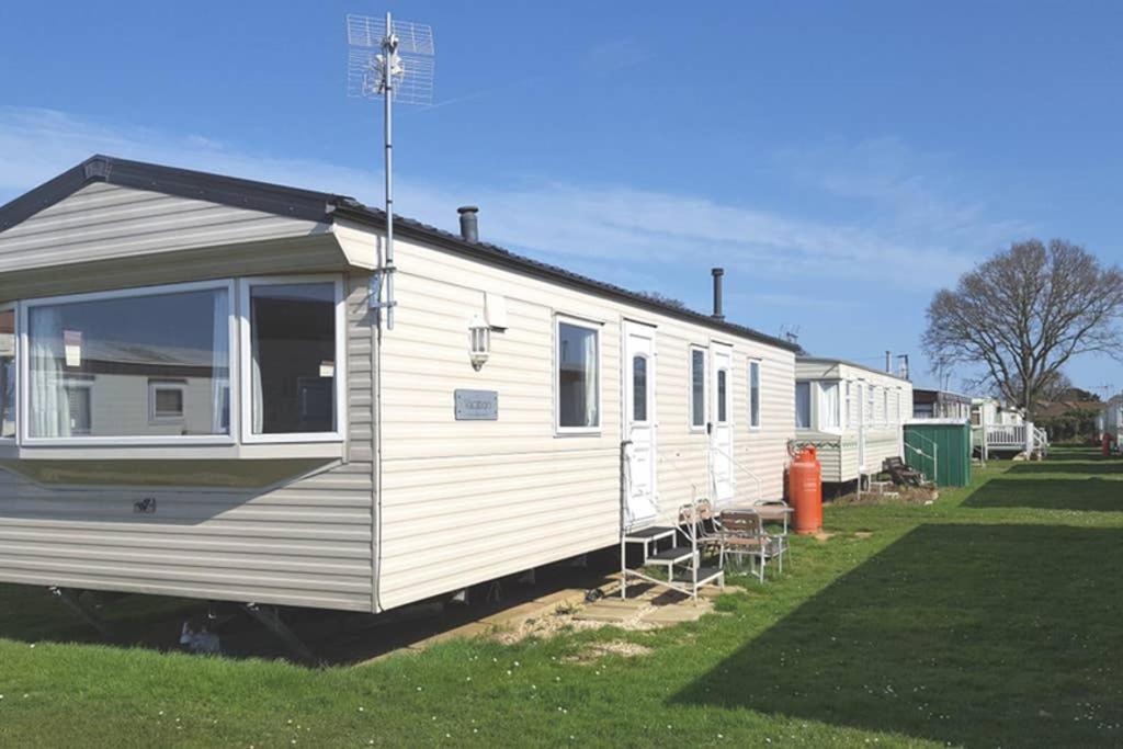 Sea Breeze Holiday Van, Close To Beach - Pets Go Free Heacham Exterior foto